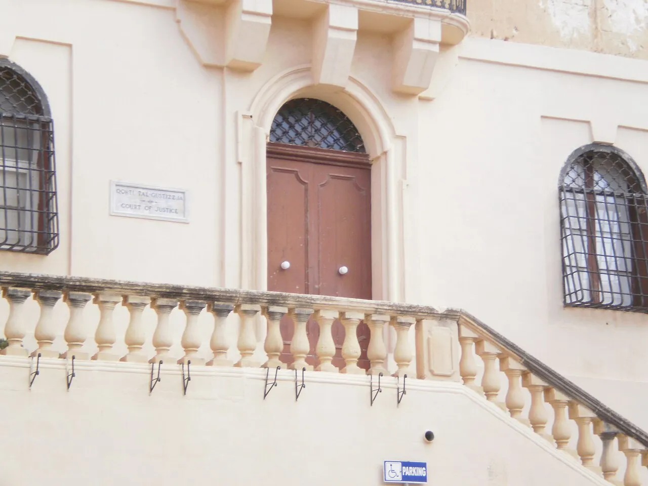 De rechtbank in de Citadel van Victoria, Gozo, waar de zaak werd behandeld.